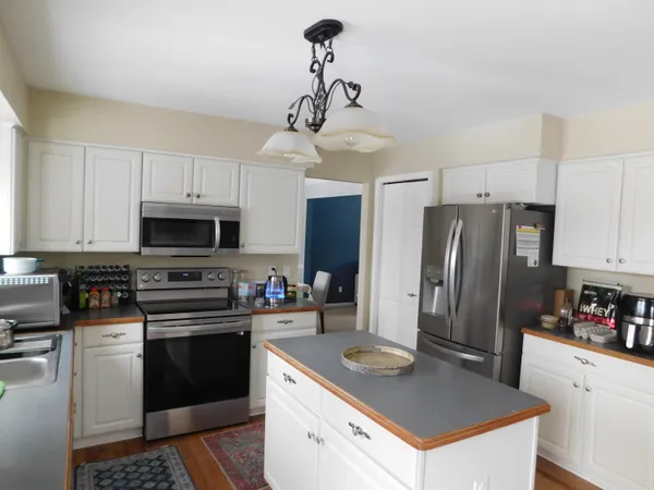 $449,800 | 3288 Hickory Drive, Lake Orion, MI 48359