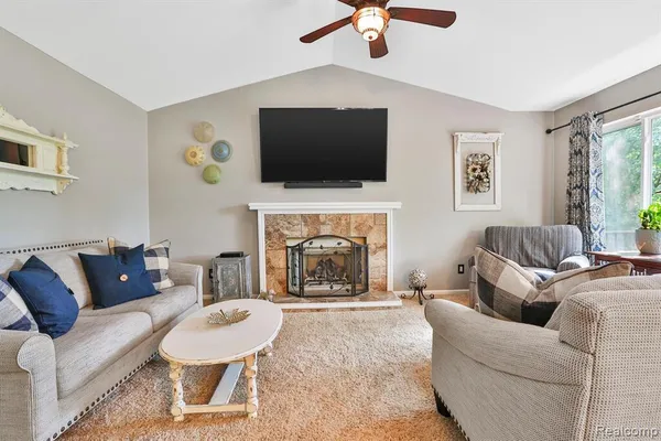 $449,800 | 3288 Hickory Drive, Lake Orion, MI 48359