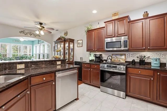 $585,000 | 904 Serenity Point Drive, Bluffton, SC 29909