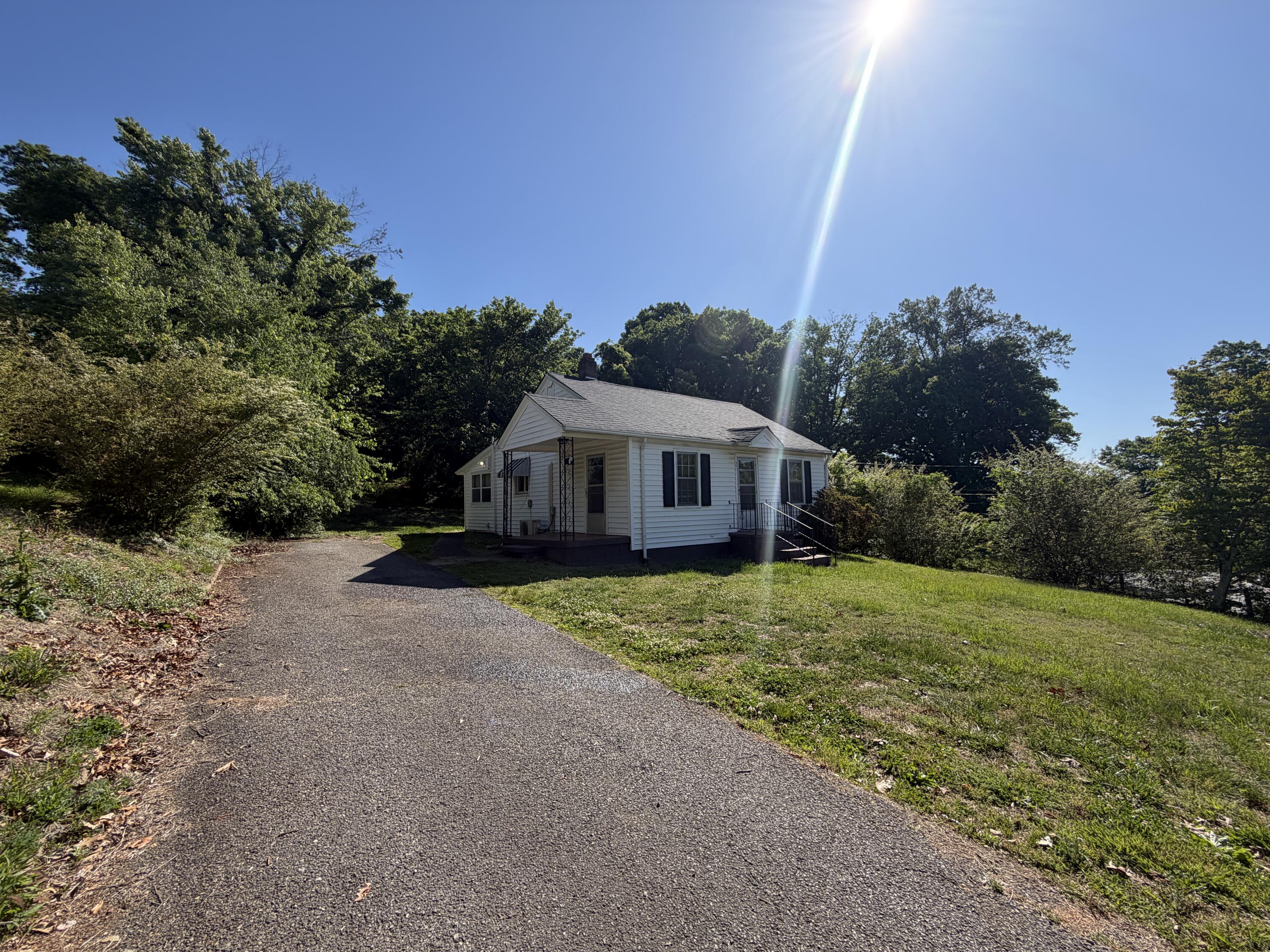 931 Myrtle Road Martinsville, VA 24112 - Photo 21 of 26 IMG_2046