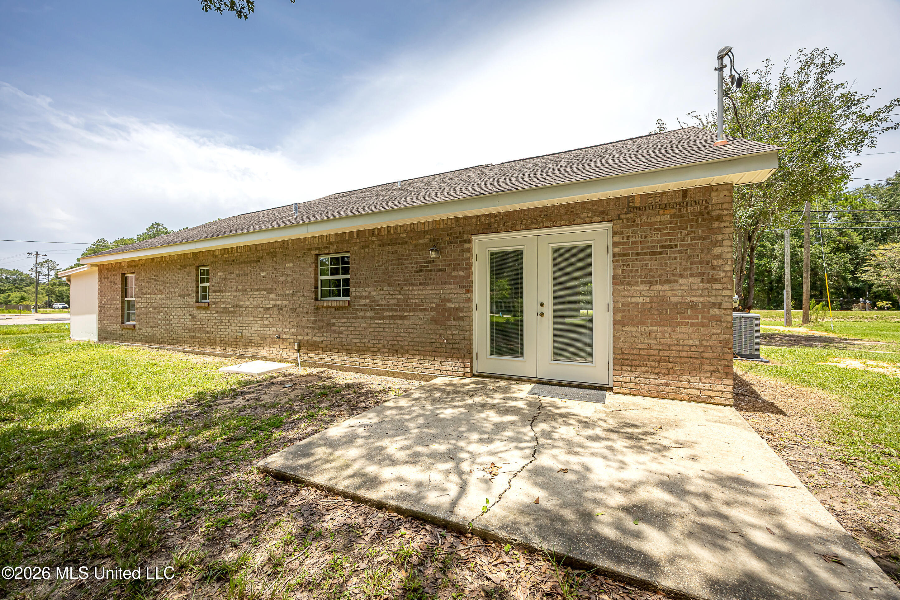 8100 Ocean Springs Road Ocean Springs, MS 39564 - Photo 37 of 46 IMG_5292