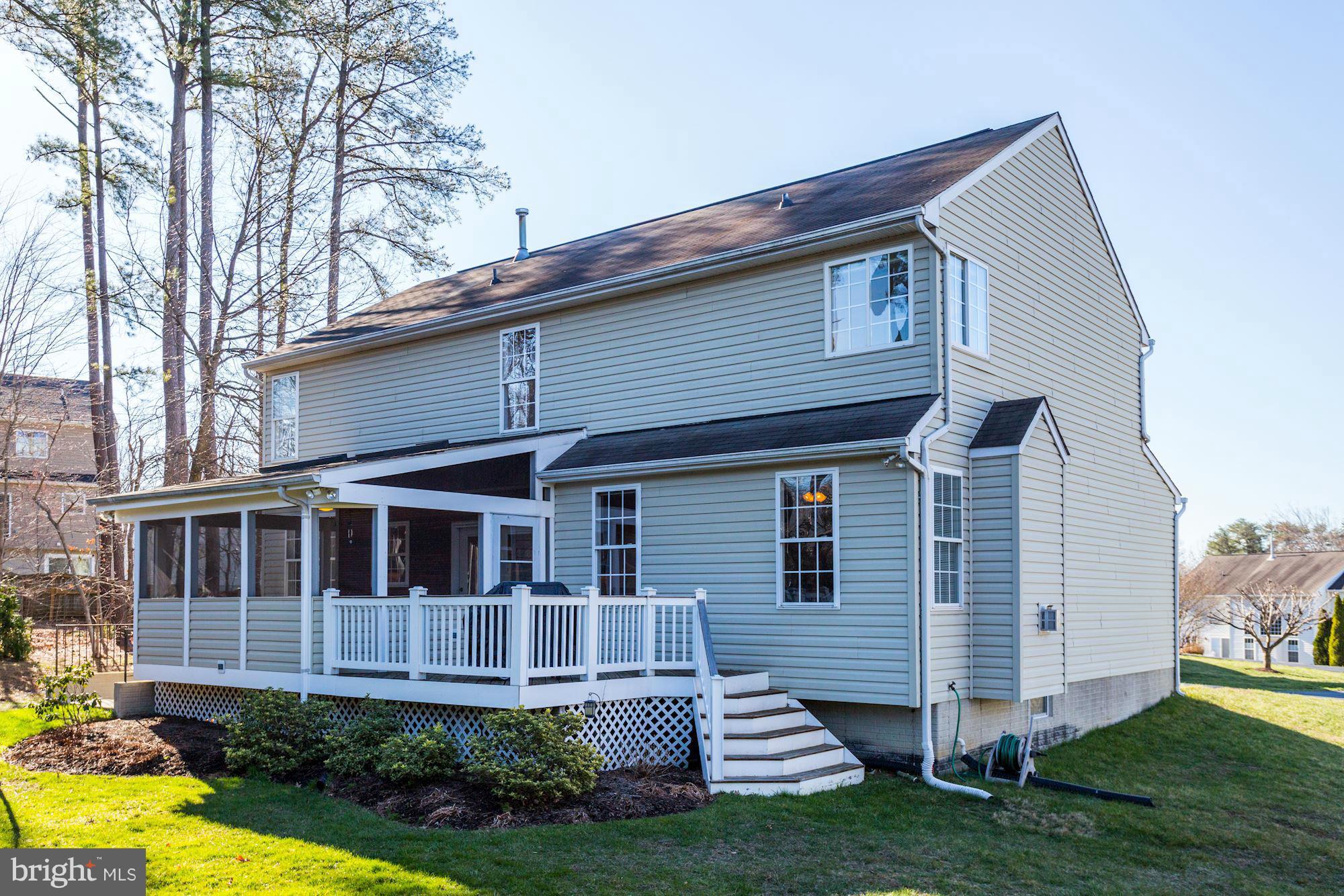Exterior (Rear)