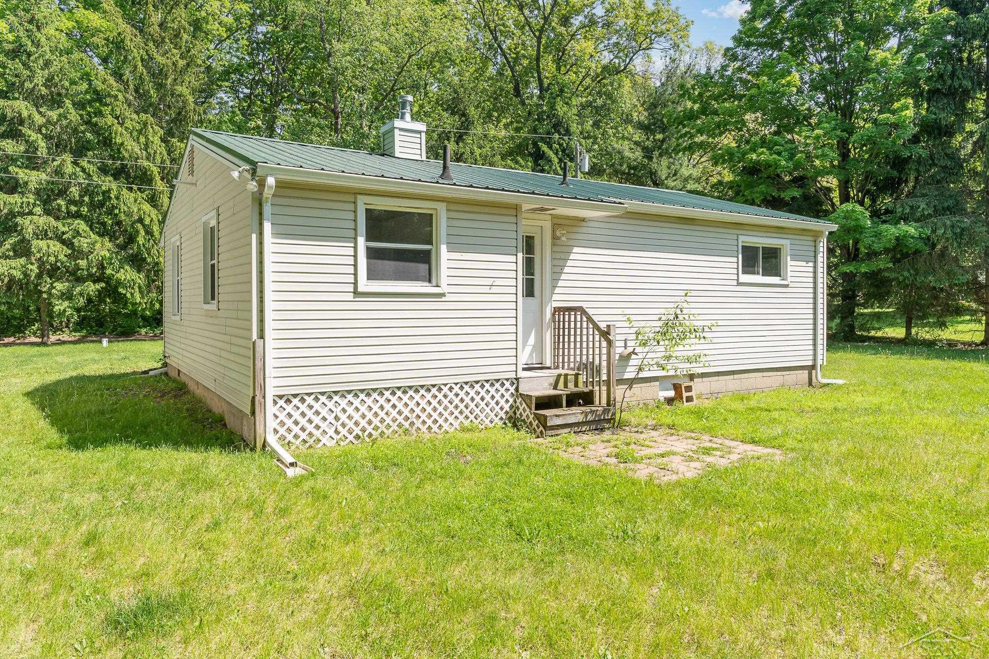 229 South Van Road Holly, MI 48442 - Photo 27 of 35 50142938-32c553dc-81e4-4be4-8420-a31caabdf2d1.JPG