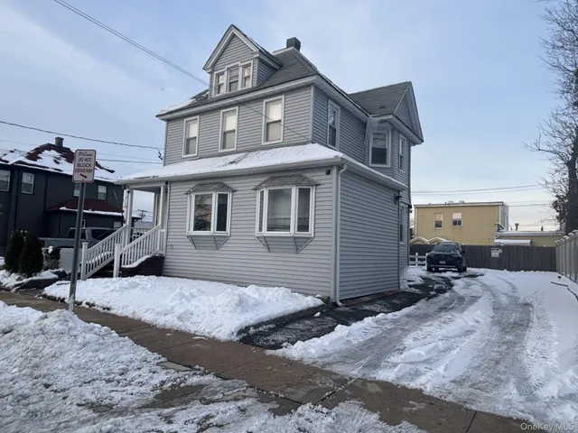 a house view with a outdoor space