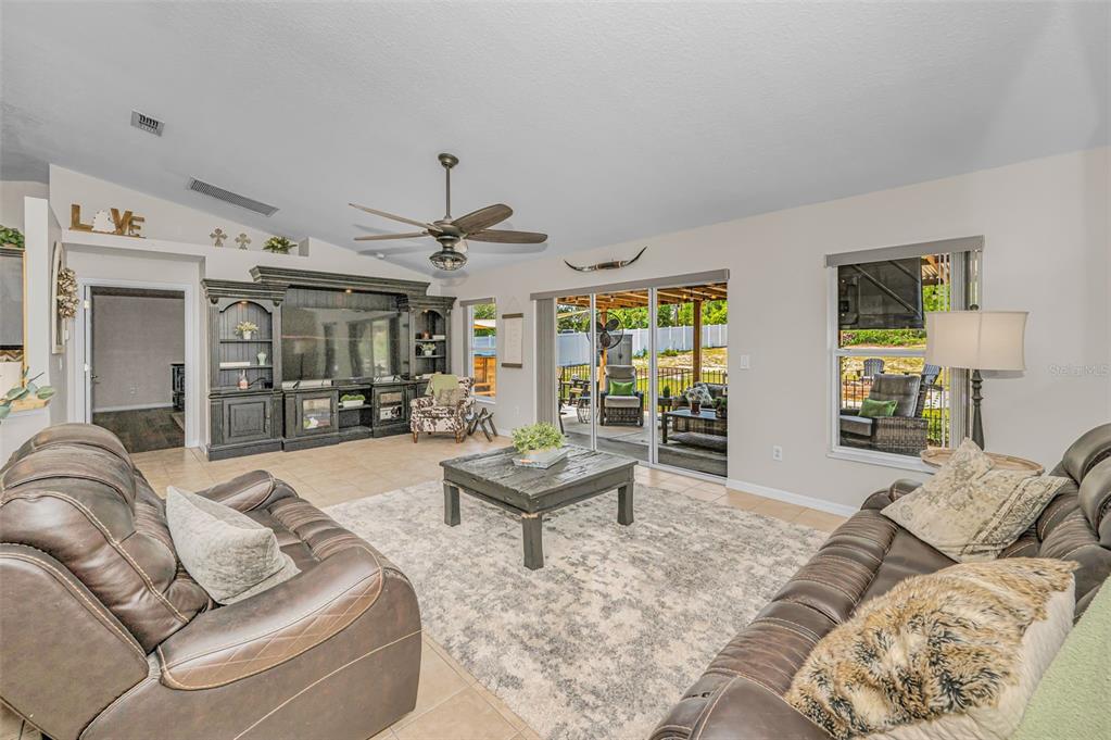 12123 Fulmar Road Weeki Wachee, FL 34614 - Photo 5 of 81