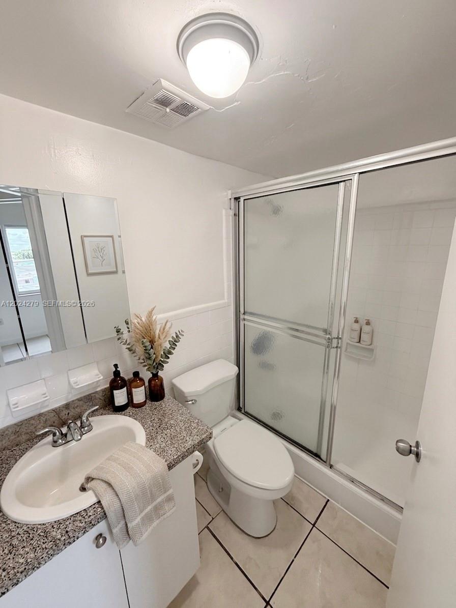 2725 West Okeechobee Road, Unit 16 Hialeah, FL 33010 - Photo 4 of 6
