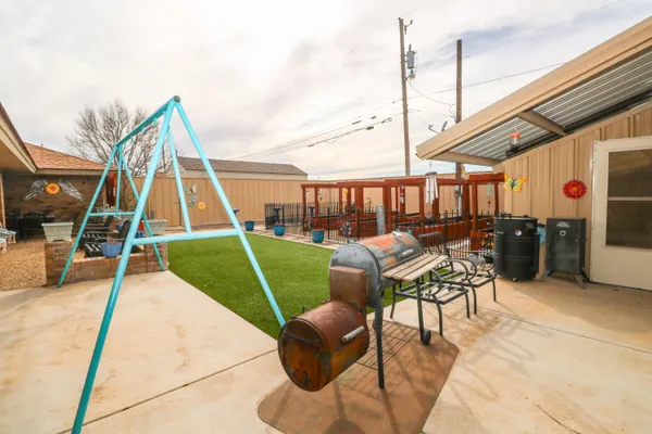 $445,500 | 2801 Phelps Avenue, Littlefield, TX 79339