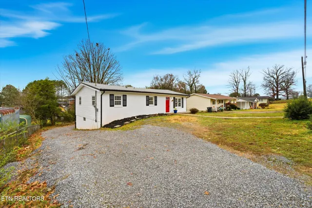$274,900 | 425 Cumberland Avenue, Athens, TN 37303