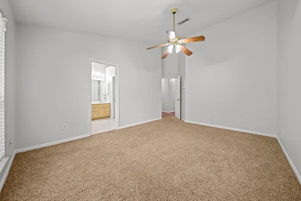 $2,300 | 26 Maize Meadow Place, The Woodlands, TX 77381