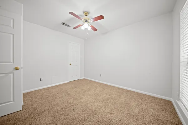 $2,300 | 26 Maize Meadow Place, The Woodlands, TX 77381