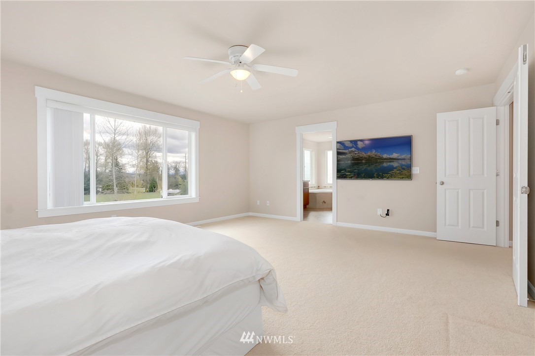 19140 117th Place Southeast Renton, WA 98058 - Photo 14 of 24 Gallery Image 14