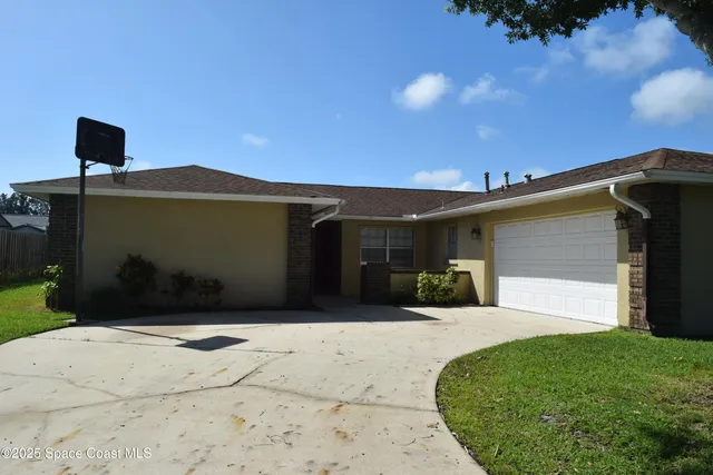 $2,050 | 1941 Talloak Road, Melbourne, FL 32935