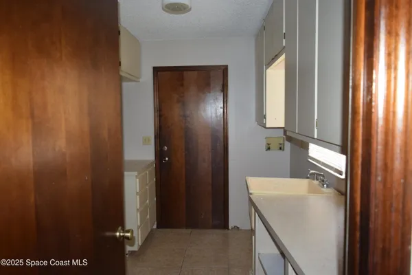 $2,025 | 1941 Talloak Road, Melbourne, FL 32935