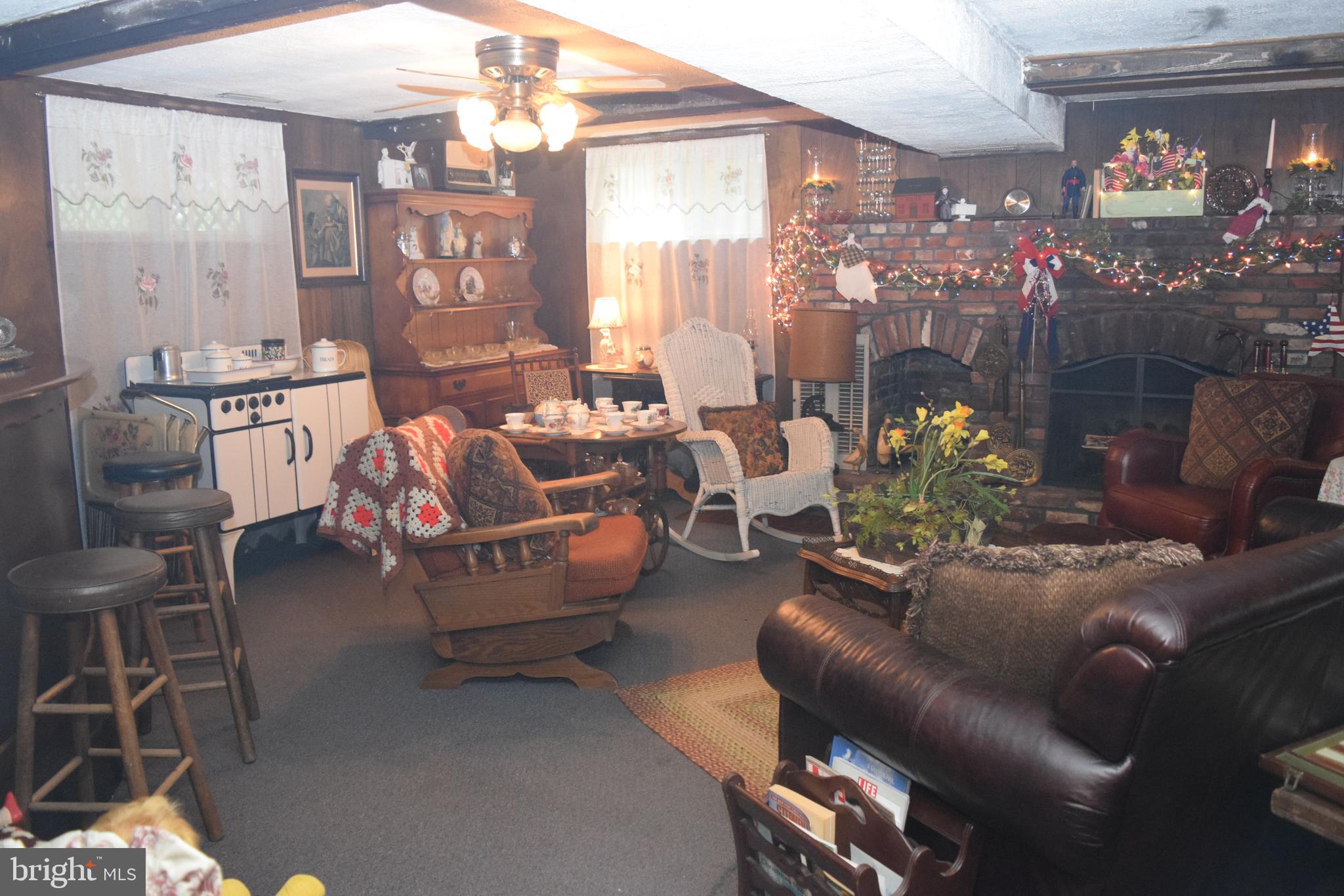 112 Silver Birch Road Williamstown, NJ 08094 - Photo 23 of 36 Family Room