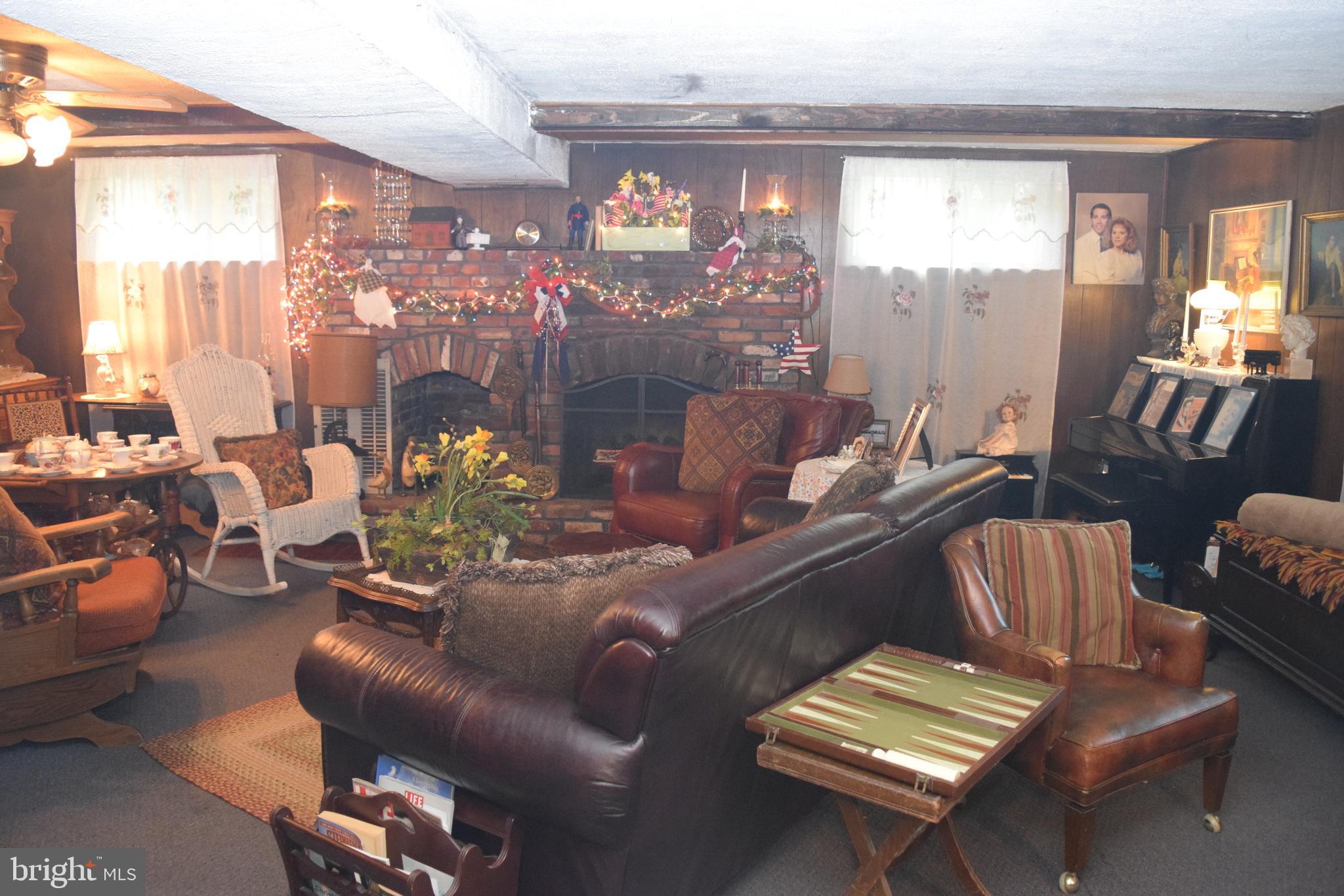 112 Silver Birch Road Williamstown, NJ 08094 - Photo 24 of 36 Family Room
