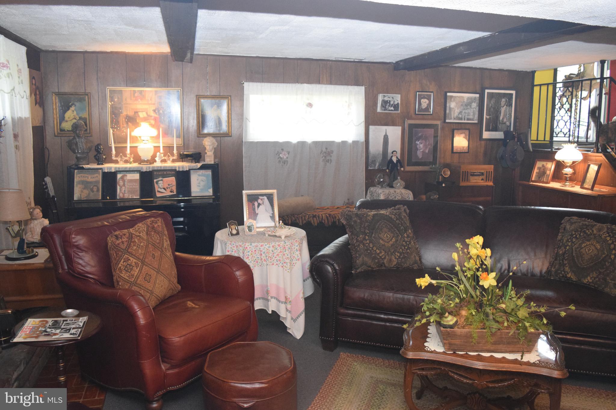 112 Silver Birch Road Williamstown, NJ 08094 - Photo 27 of 36 Family Room