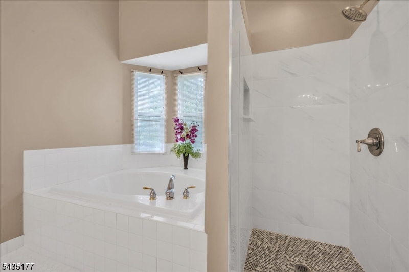 279 Janine Way Bridgewater, NJ 08807 - Photo 23 of 32