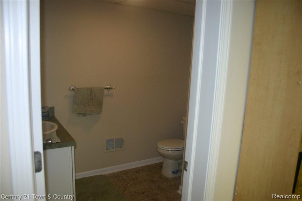 552 Stone Ridge Court Almont, MI 48003 - Photo 20 of 21 basement bath