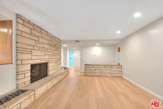 $5,500 | 4509 Don Miguel Drive, Los Angeles, CA 90008