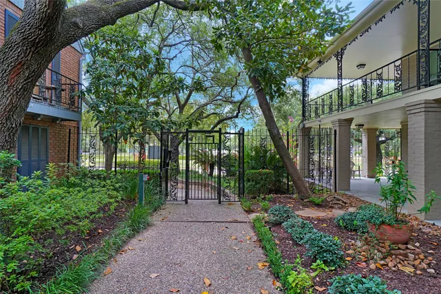 $94,500 | 11550 Chimney Rock Road, Unit 324, Houston, TX 77035