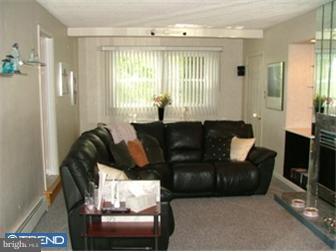 490 Hillendale Road Media, PA 19063 - Photo 5 of 12 Family Room
