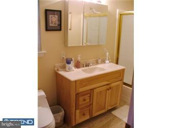490 Hillendale Road Media, PA 19063 - Photo 10 of 12 Bathroom