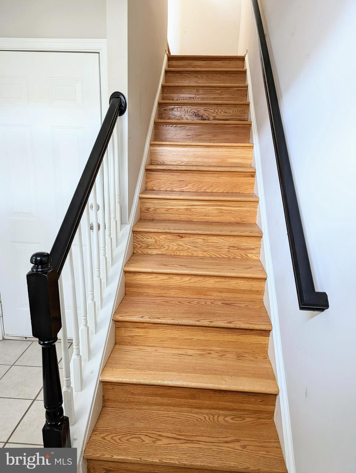 21765 Ascot Court Ashburn, VA 20147 - Photo 5 of 32 a view of entryway