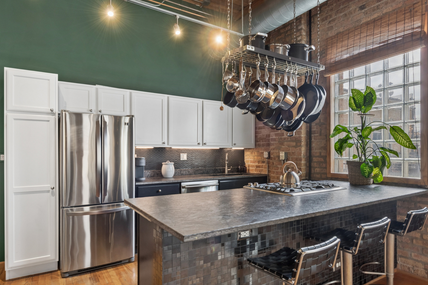 920 West Sheridan Road, Unit 308 Chicago, IL 60613 - Photo 10 of 20