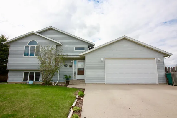 $299,900 | 301 15th Street North, Breckenridge, MN 56520