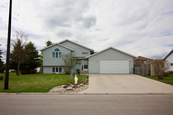 $299,900 | 301 15th Street North, Breckenridge, MN 56520