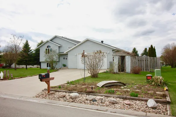 $299,900 | 301 15th Street North, Breckenridge, MN 56520