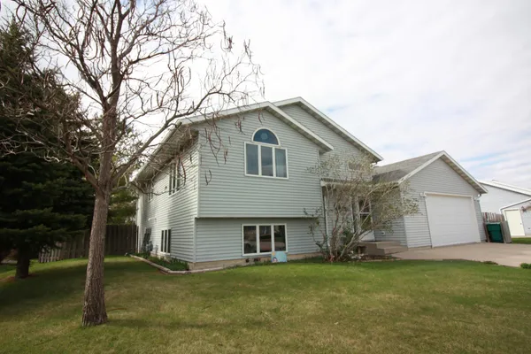 $299,900 | 301 15th Street North, Breckenridge, MN 56520