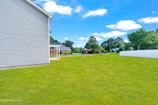 $325,000 | 3223 Meadow Drive, Farmville, NC 27828