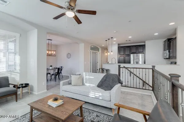 $2,100 | 4763 East Red Oak Lane, Unit 101, Gilbert, AZ 85297