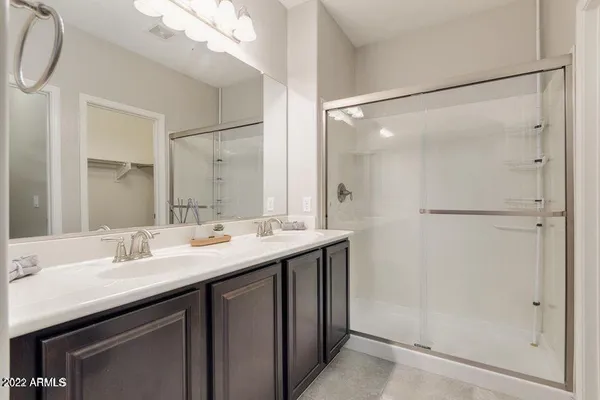 $2,100 | 4763 East Red Oak Lane, Unit 101, Gilbert, AZ 85297