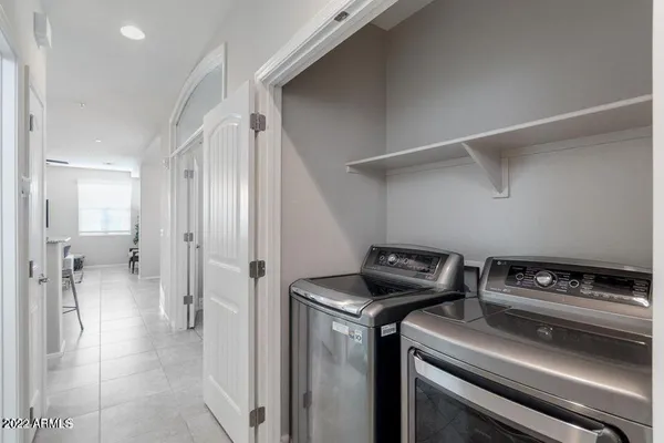 $2,100 | 4763 East Red Oak Lane, Unit 101, Gilbert, AZ 85297