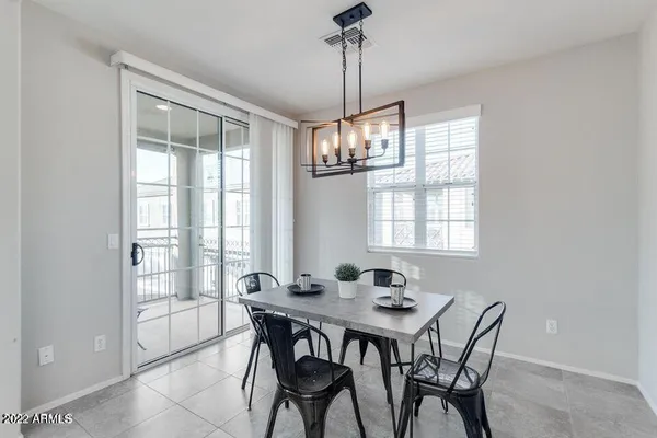 $2,100 | 4763 East Red Oak Lane, Unit 101, Gilbert, AZ 85297