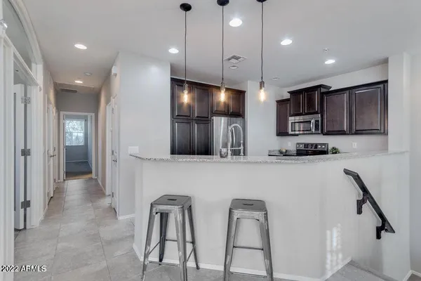 $2,100 | 4763 East Red Oak Lane, Unit 101, Gilbert, AZ 85297