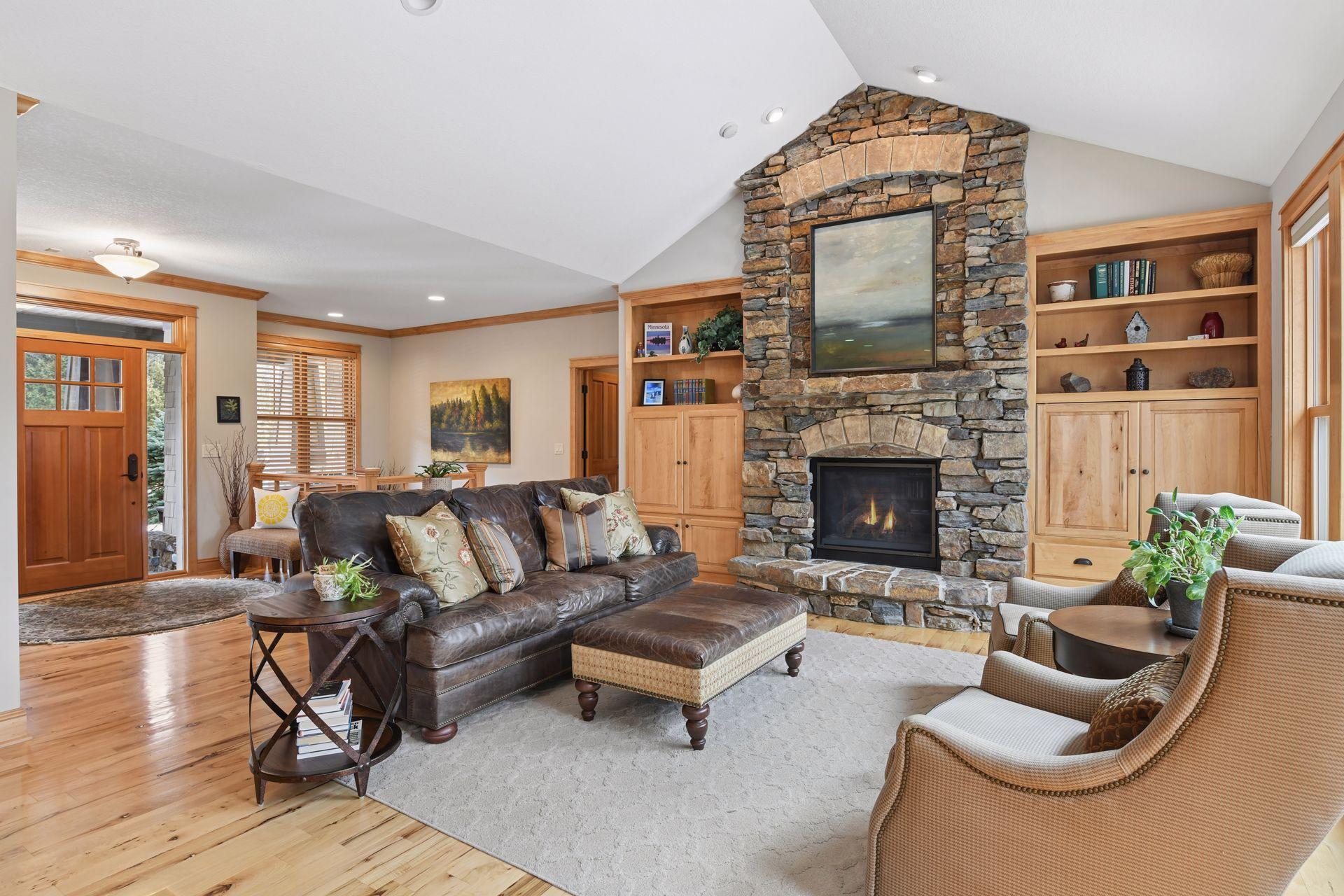 2121 Crestview Drive Chanhassen, MN 55331 - Photo 3 of 39