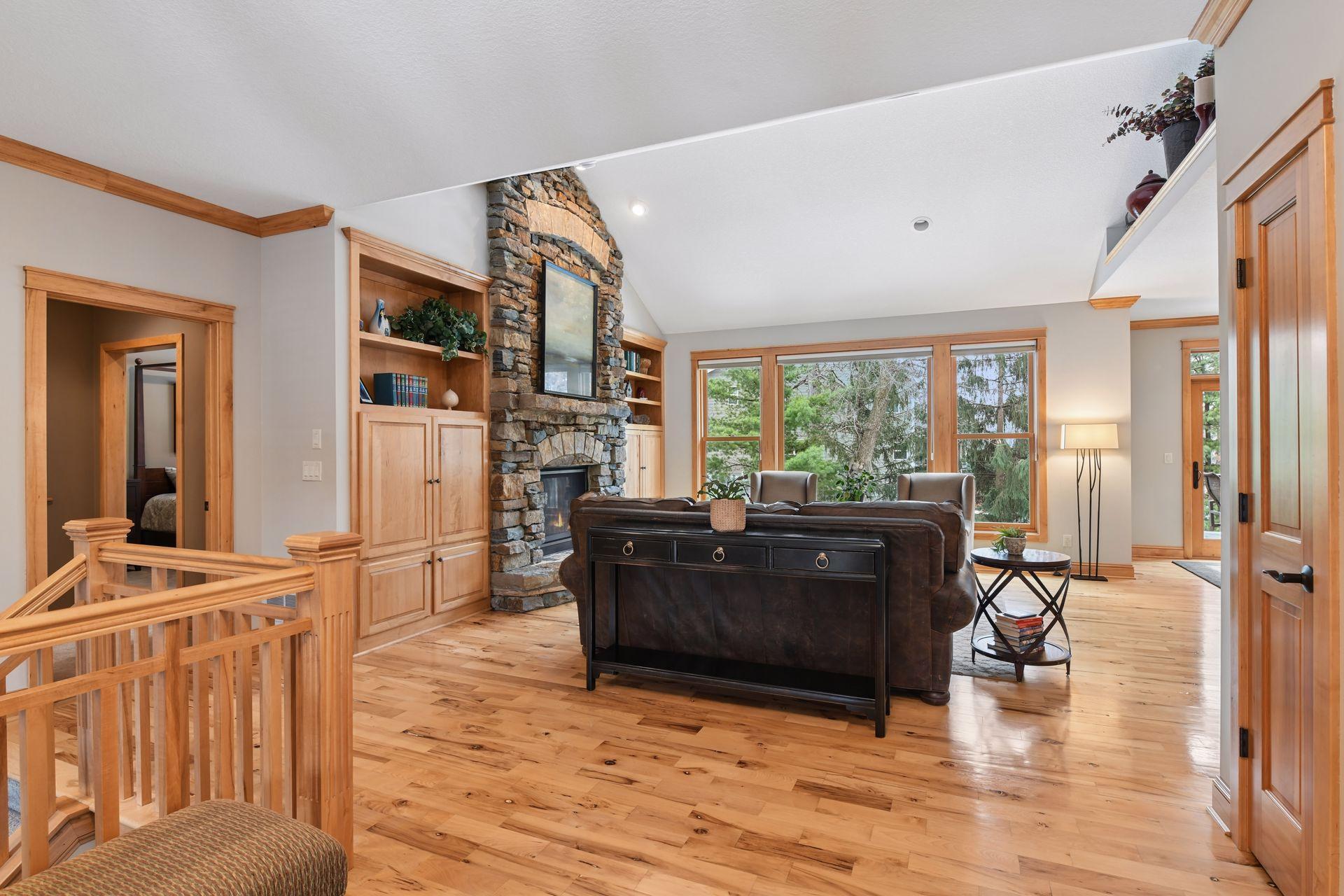 2121 Crestview Drive Chanhassen, MN 55331 - Photo 5 of 39