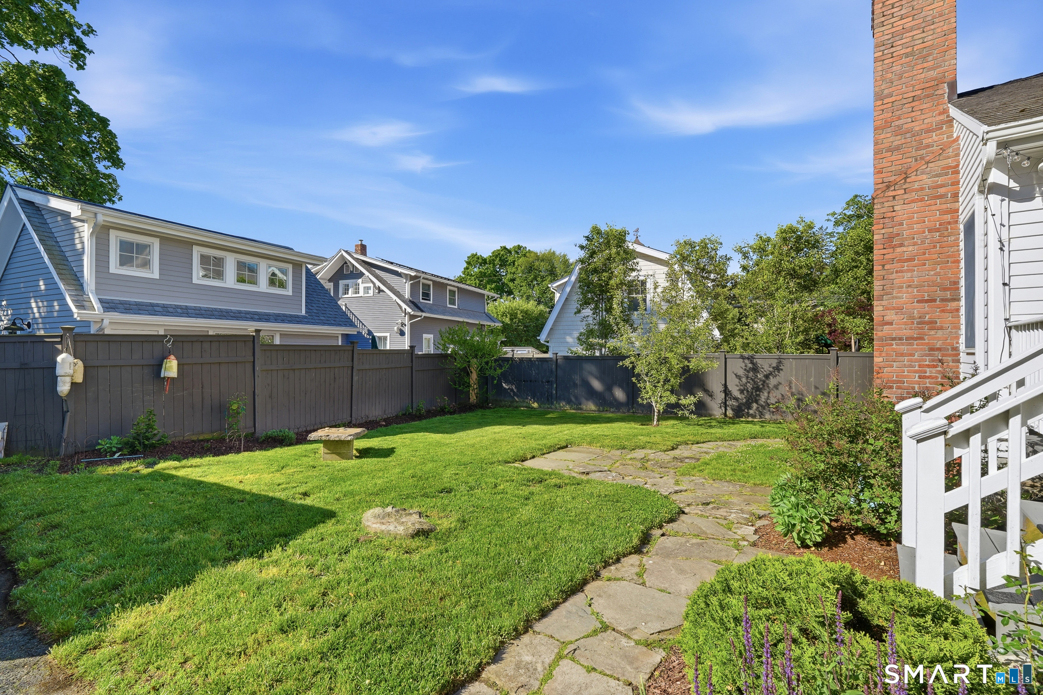 313 Old Post Road Fairfield, CT 06824 - Photo 6 of 40