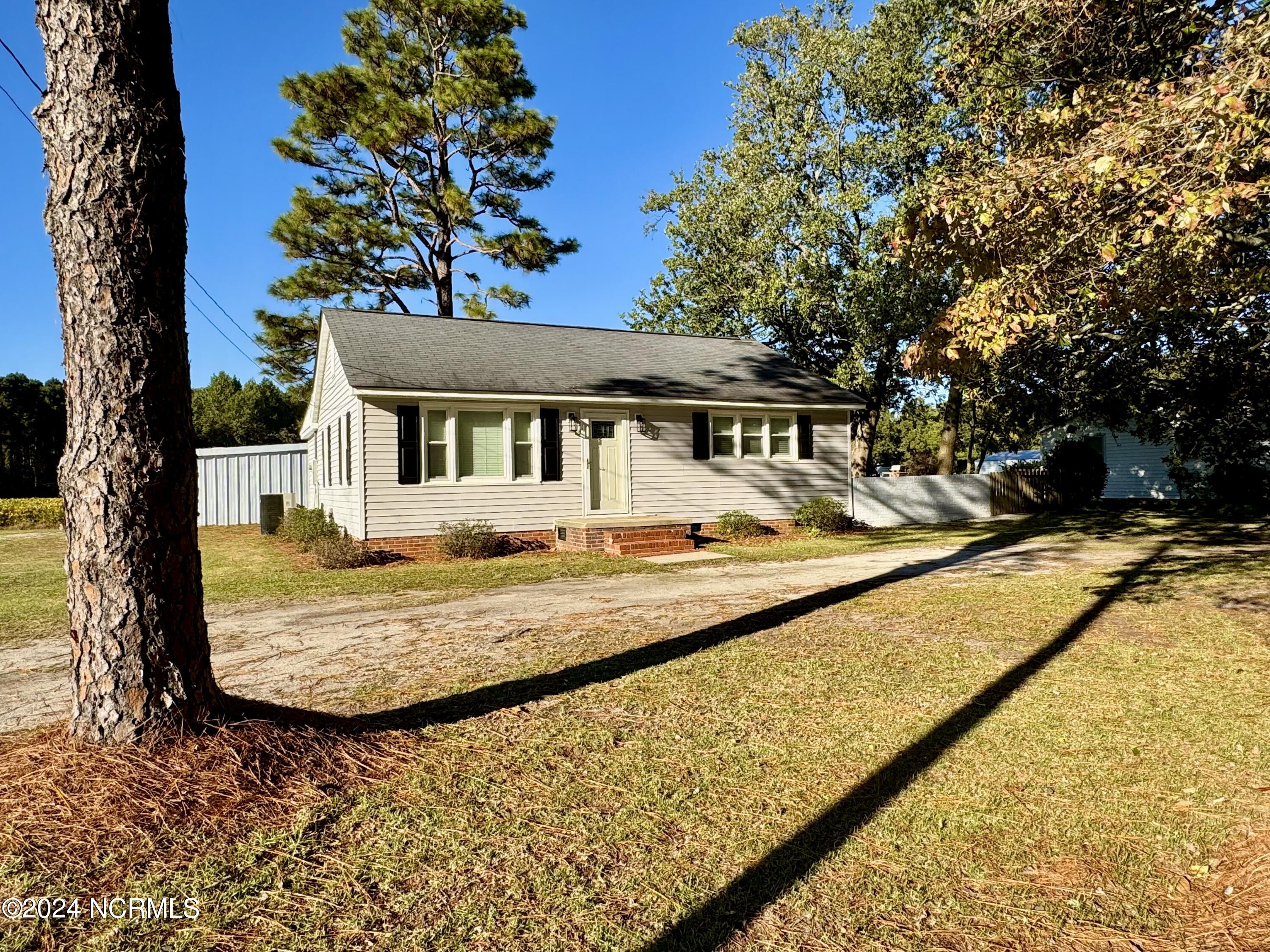 2198 Pauls Path Road Kinston, NC 28504 - Photo 12 of 103 IMG_4467