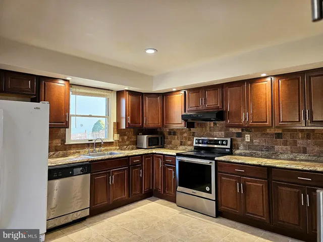 $2,100 | 1103 Stoneham Circle, Hatfield, PA 19440