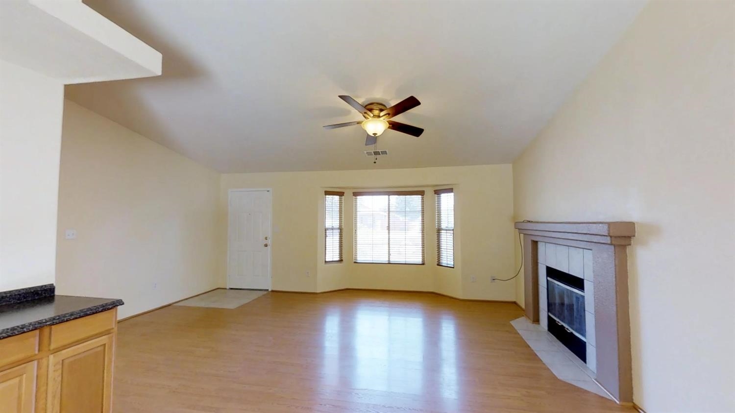 600 Hazelhurst Way Coalinga, CA 93210 - Photo 3 of 11