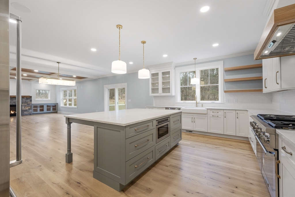 385 Green Road Bolton, MA 01740 - Photo 7 of 28