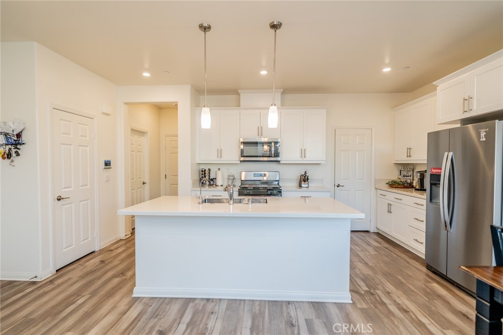 214 Bonita Lane Rialto, CA 92376 - Photo 10 of 48
