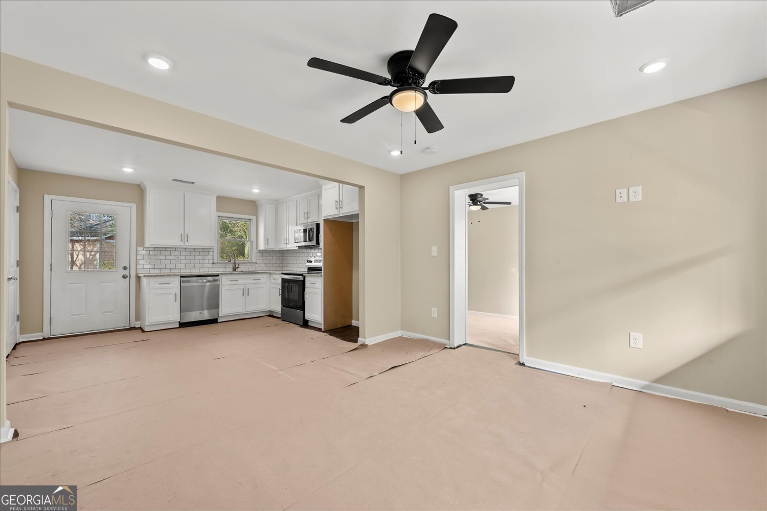 150 Royal Court Athens, GA 30601 - Photo 7 of 23 a view of a livingroom with a ceiling fan