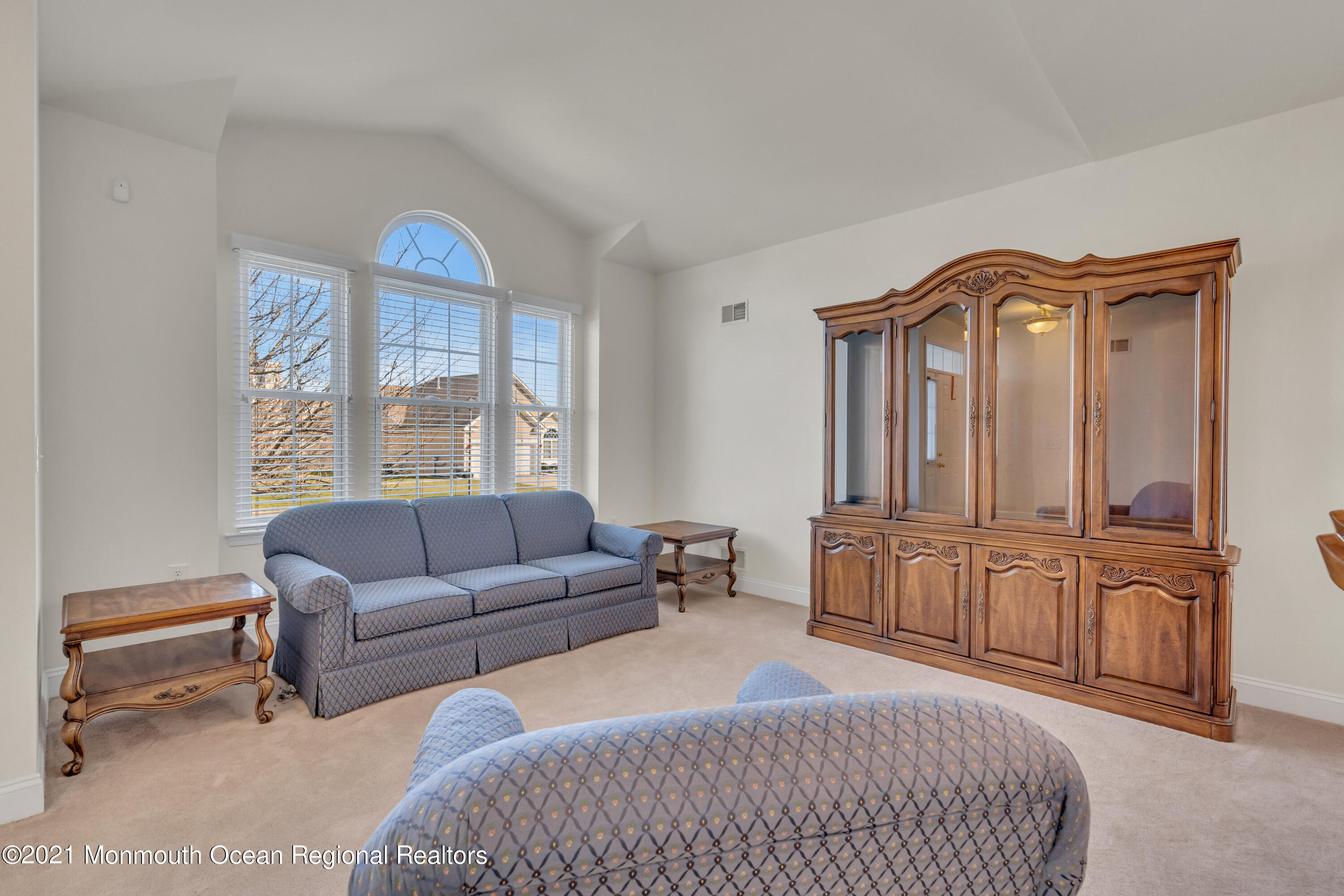 93 Brigantine Boulevard Waretown, NJ 08758 - Photo 6 of 23 LIVING ROOM