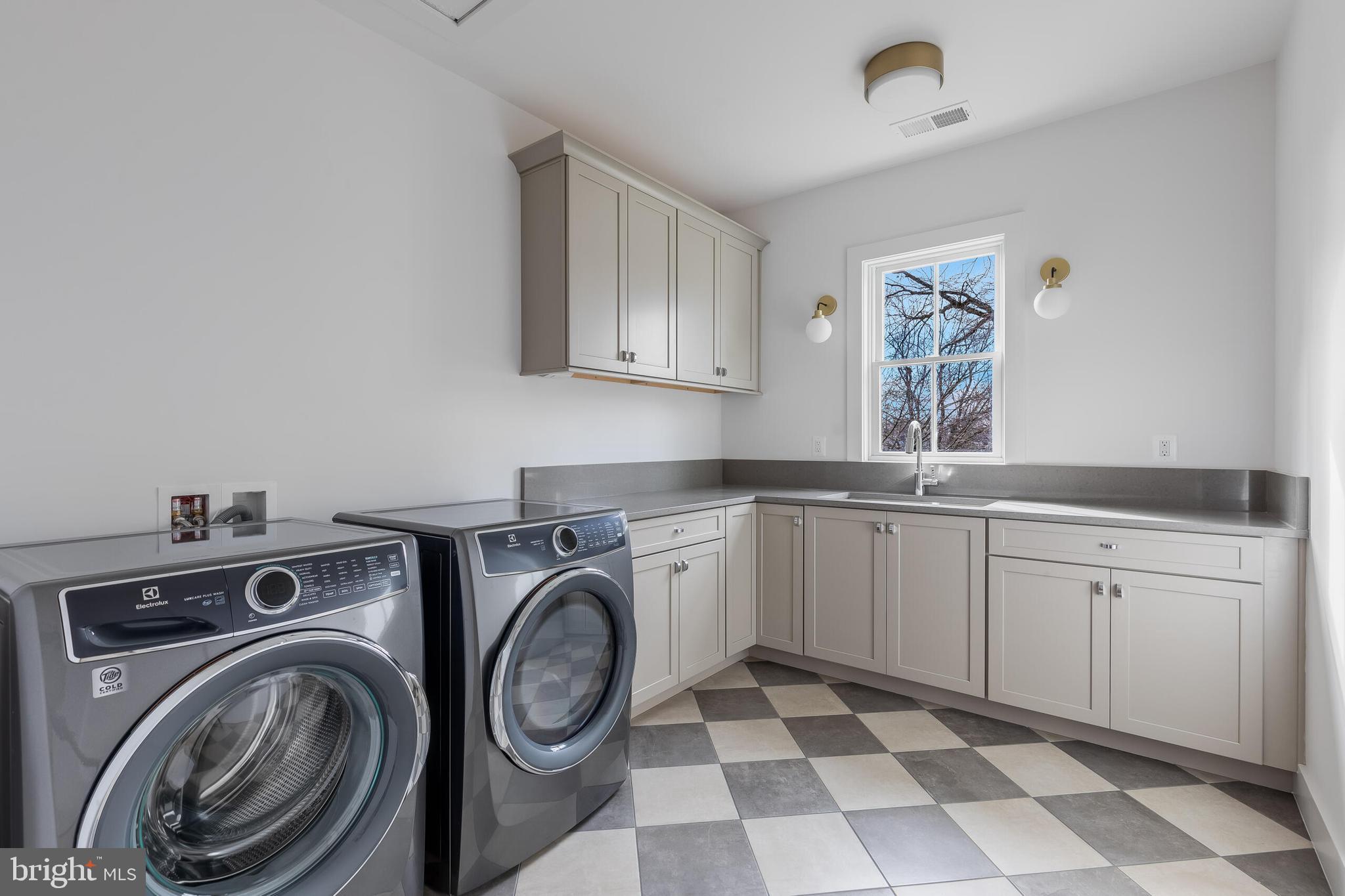 123 Tapawingo Road Southwest Vienna, VA 22180 - Photo 32 of 48