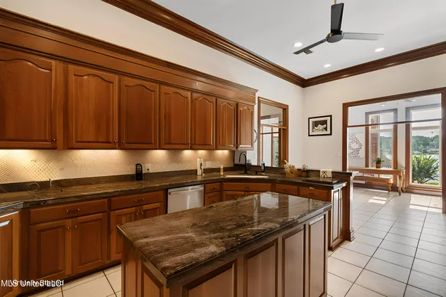 $1,699,500 | 213 West Canebrake Boulevard, Hattiesburg, MS 39402